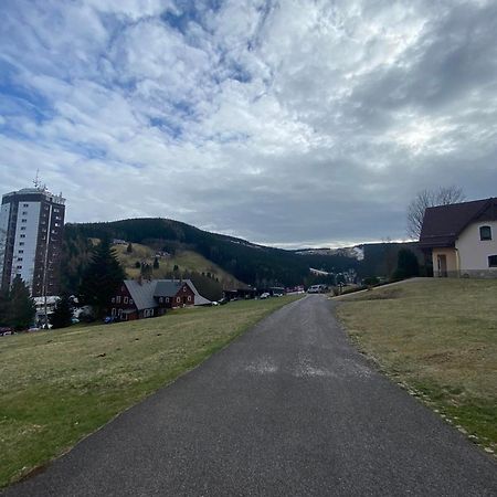 Apartment Okolo Pece ペツ・ポト・スニェシュコウ エクステリア 写真