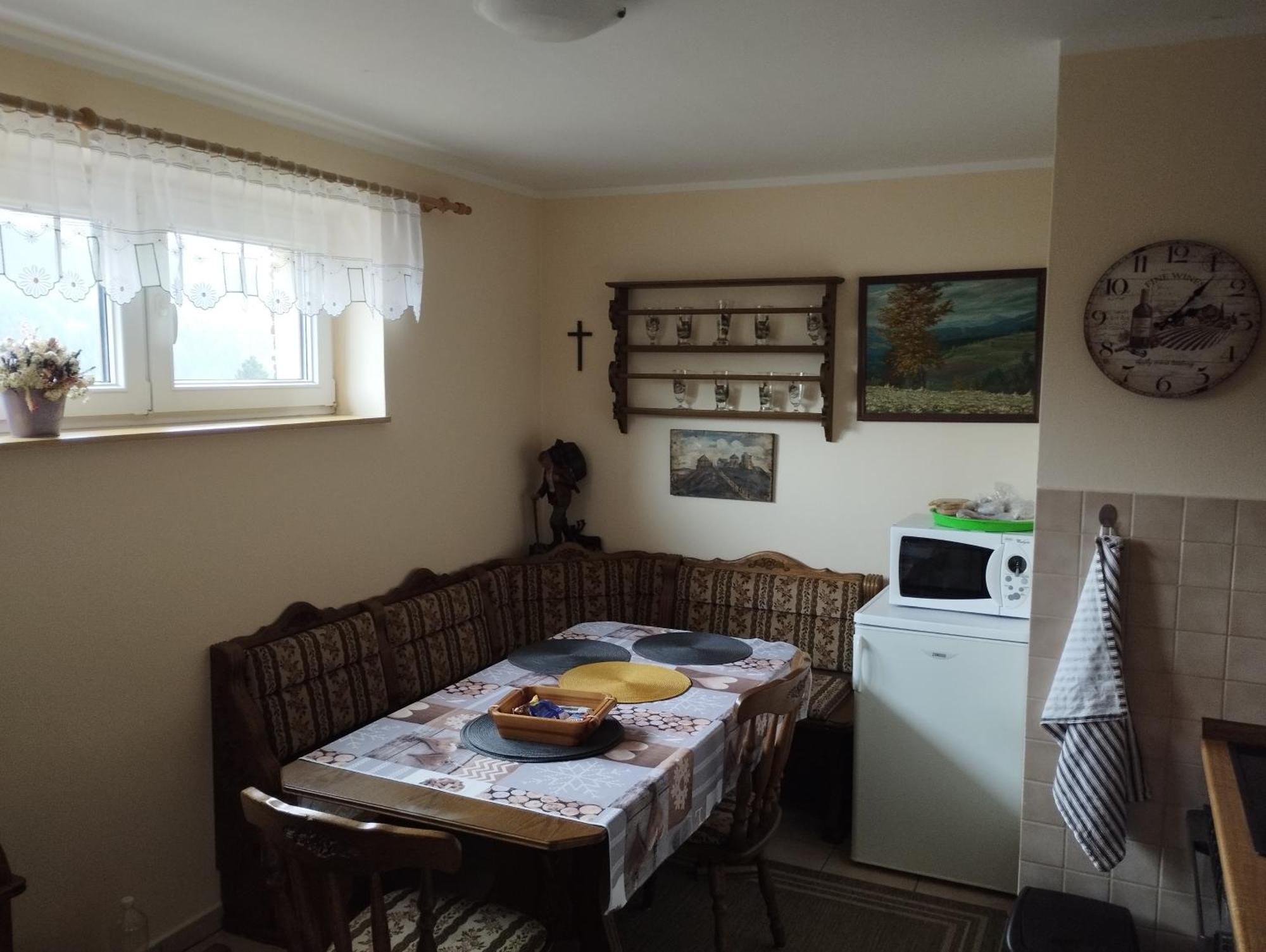 Apartment Okolo Pece ペツ・ポト・スニェシュコウ エクステリア 写真